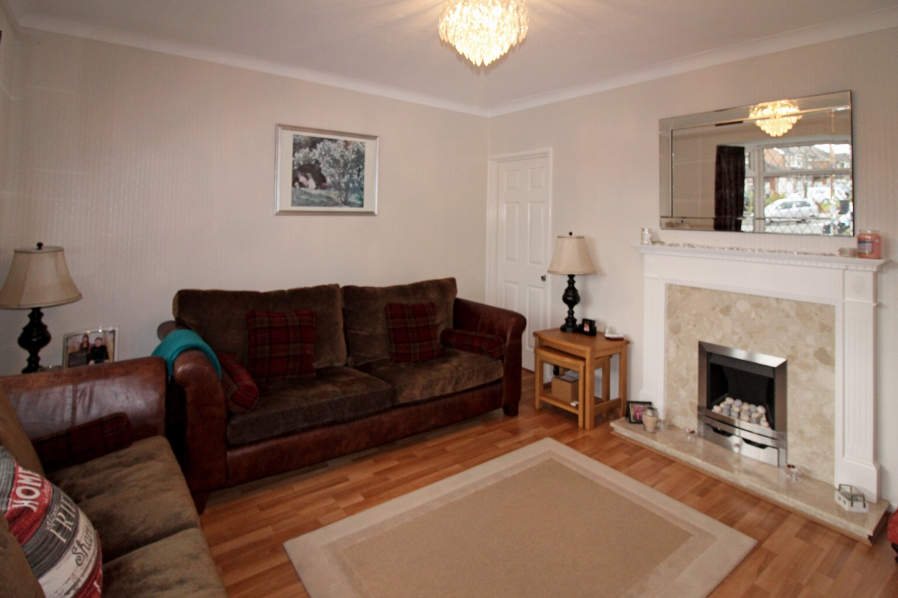 3 bedroom house SSTC in Solihull - photograph 5.