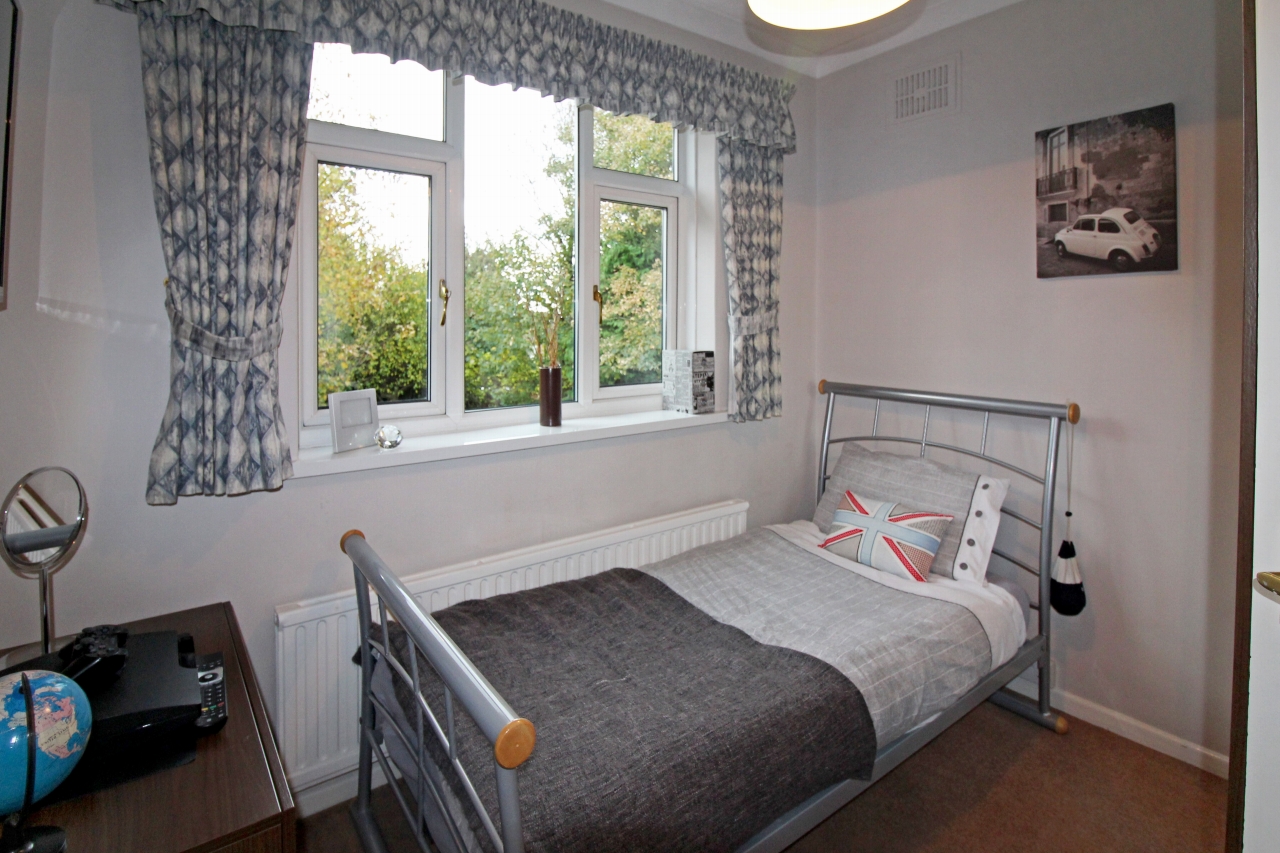 3 bedroom house SSTC in Solihull - photograph 15.