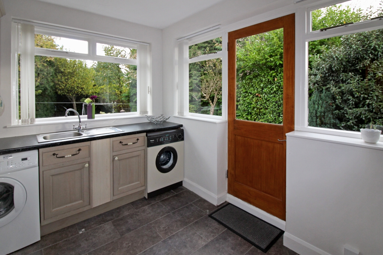 3 bedroom house SSTC in Solihull - photograph 9.