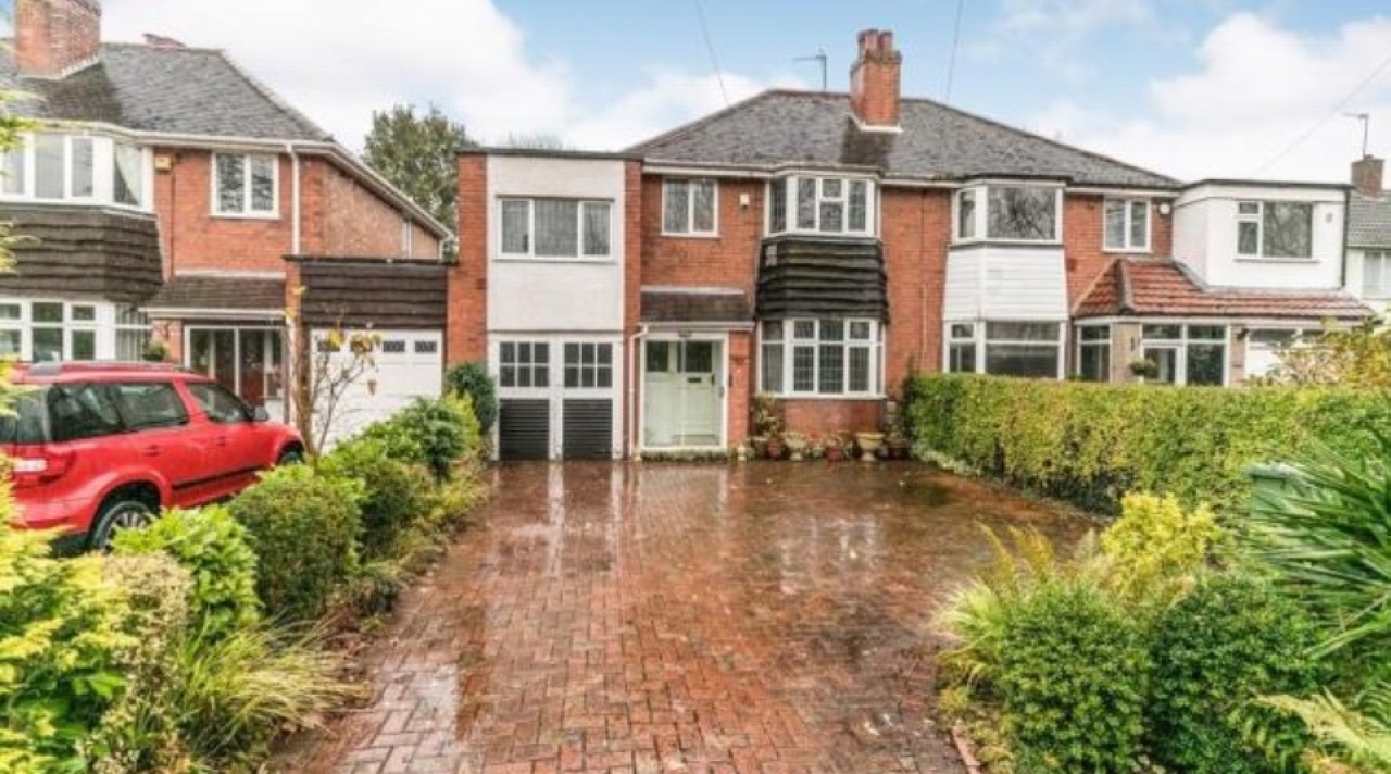 5 bedroom barn conversion house SSTC in Birmingham - Photograph 1.