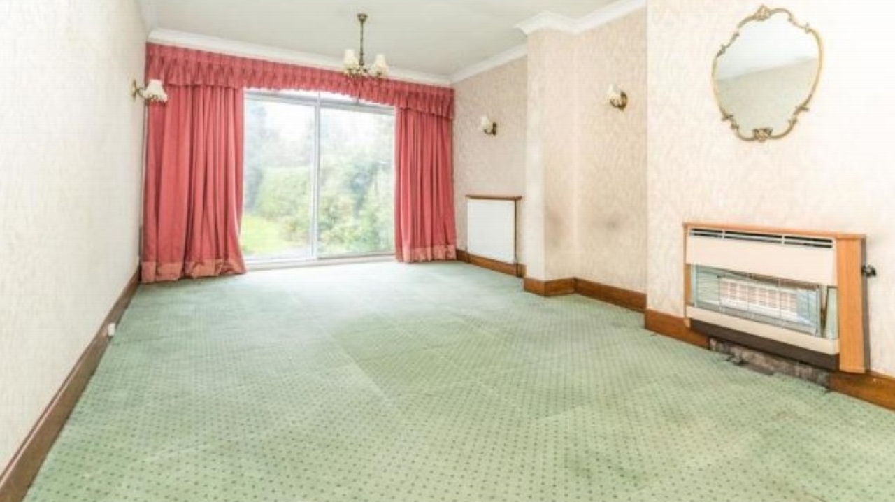 5 bedroom barn conversion house SSTC in Birmingham - Photograph 3.