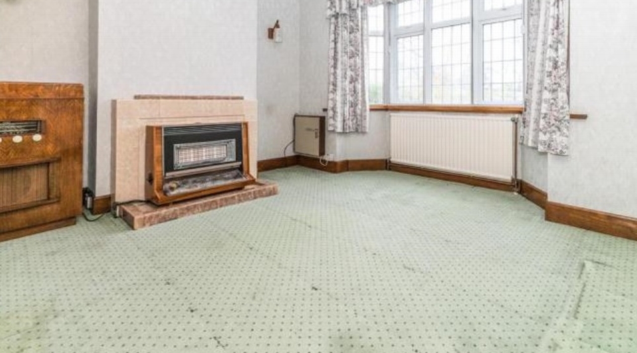 5 bedroom barn conversion house SSTC in Birmingham - Photograph 4.