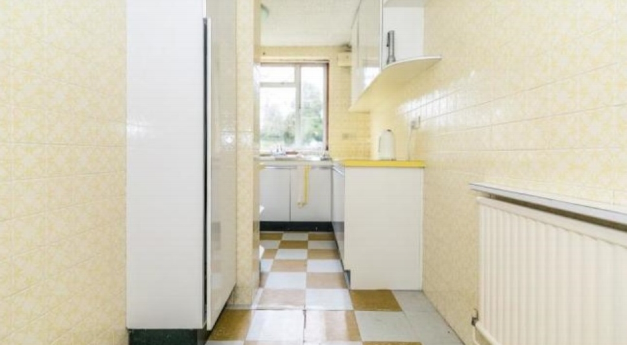 5 bedroom barn conversion house SSTC in Birmingham - Photograph 6.