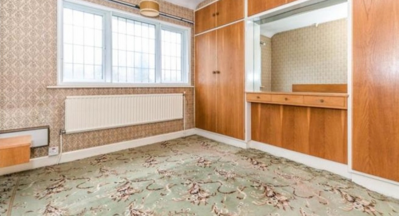 5 bedroom barn conversion house SSTC in Birmingham - Photograph 10.