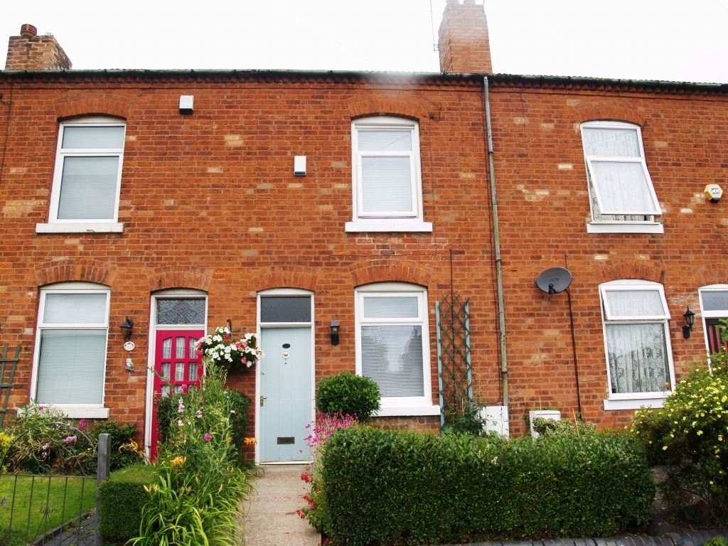 2 bedroom mid terraced house Sold in Birmingham - Main Image.