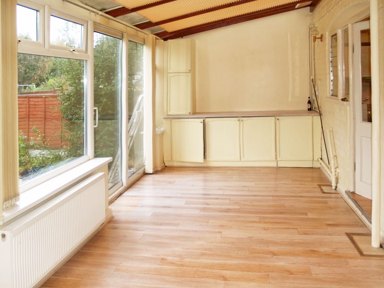 3 bedroom semi detached house SSTC in Solihull - photograph 5.