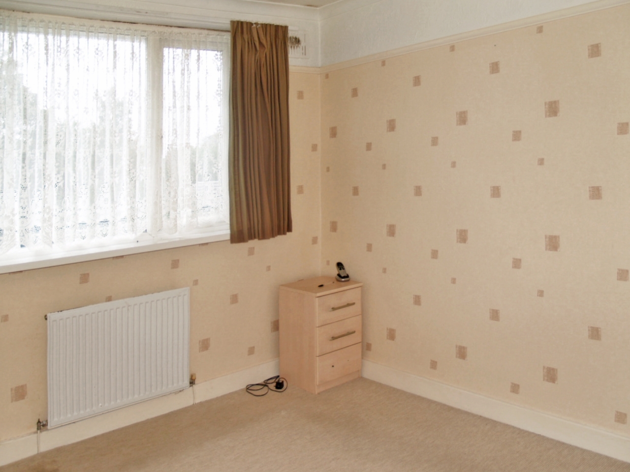 3 bedroom semi detached house SSTC in Solihull - photograph 8.