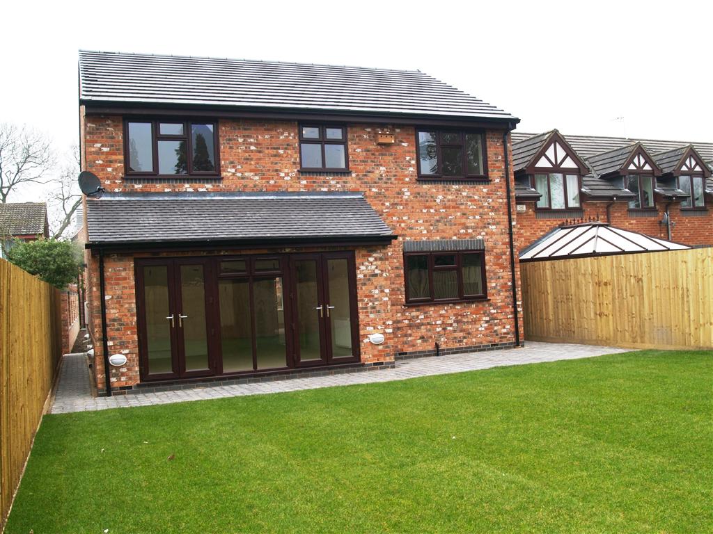 4 bedroom detached house Sold in Birmingham - photograph 7.