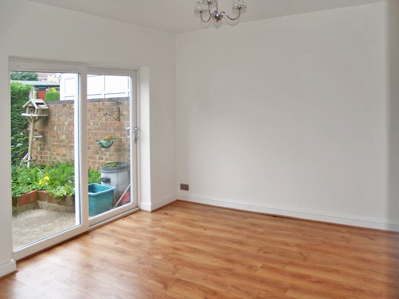 2 bedroom semi detached house Sold in Birmingham - photograph 4.
