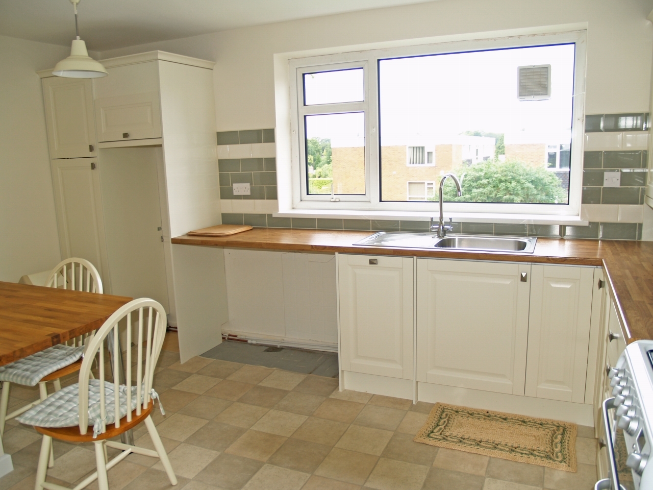 2 bedroom second floor apartment Sold in Solihull - photograph 4.