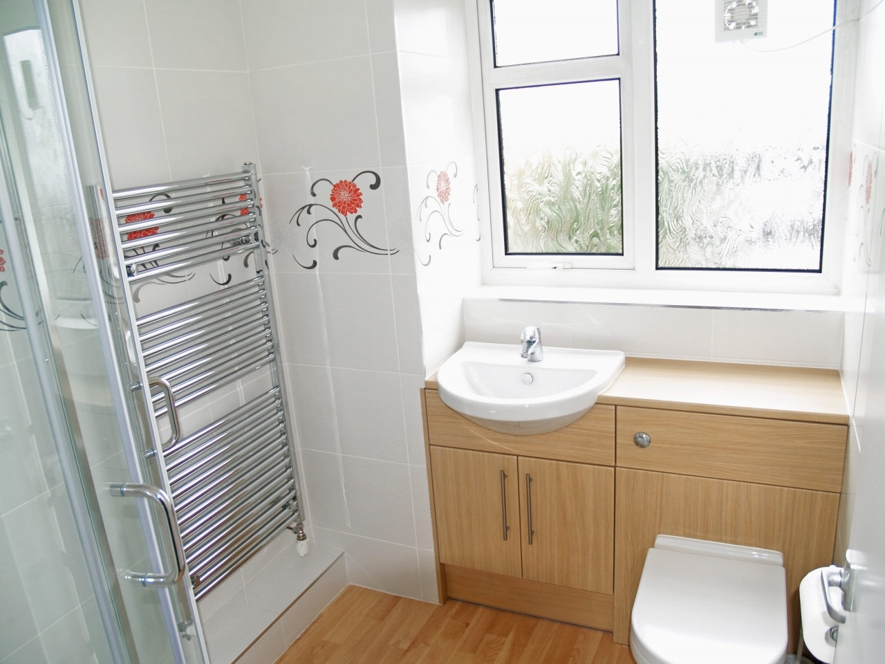 2 bedroom second floor apartment Sold in Solihull - photograph 7.