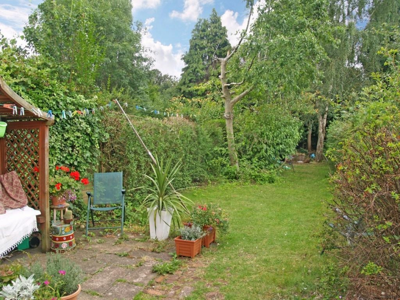 5 bedroom mid terraced house SSTC in Birmingham - photograph 2.