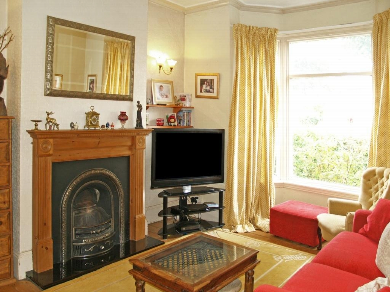 5 bedroom mid terraced house SSTC in Birmingham - photograph 3.