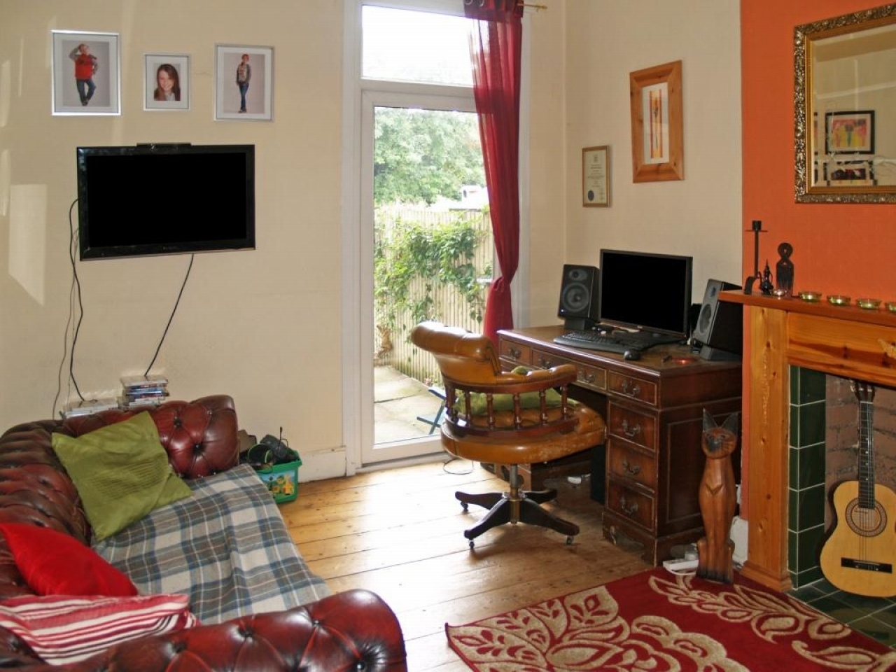 5 bedroom mid terraced house SSTC in Birmingham - photograph 4.