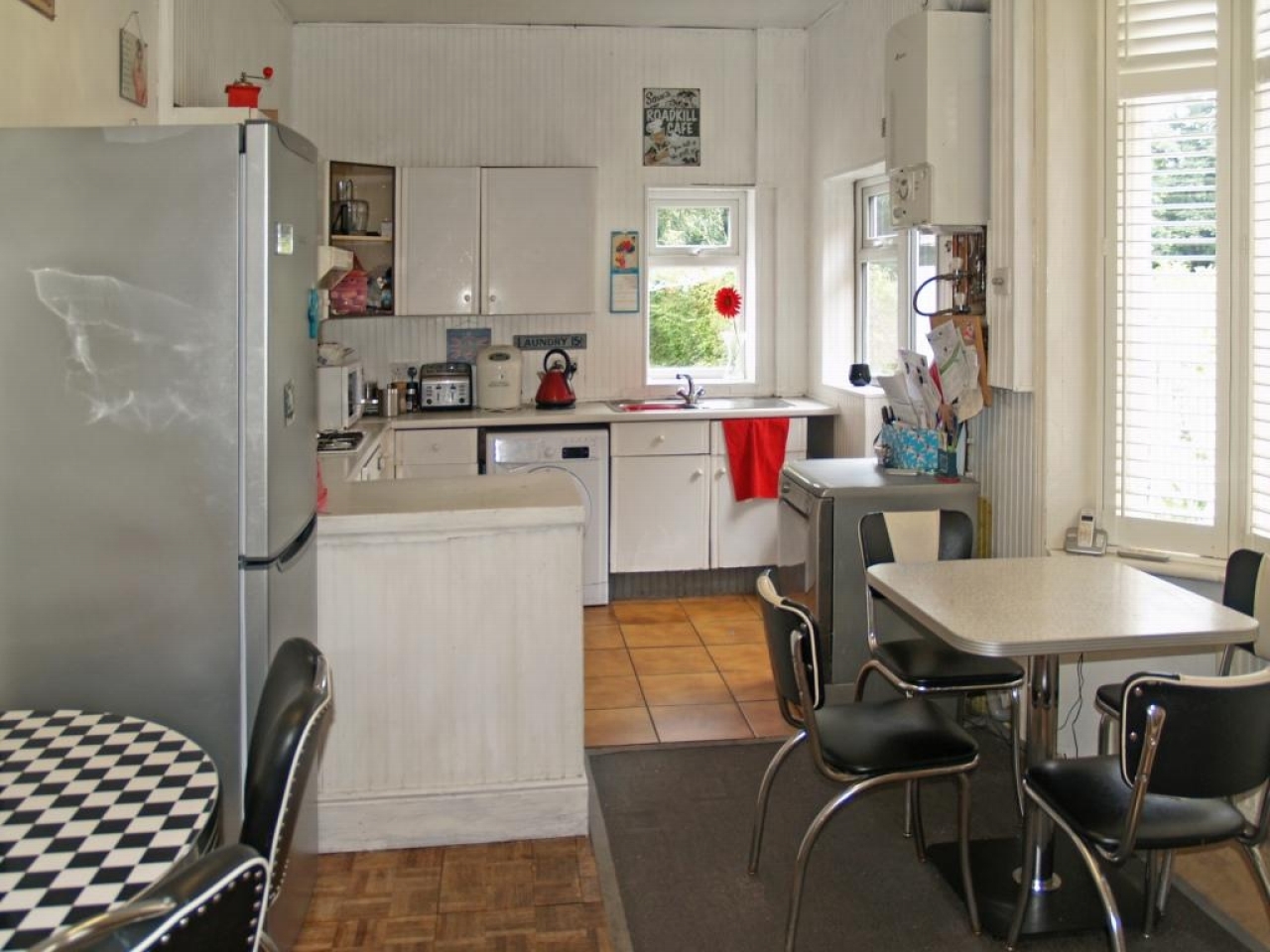 5 bedroom mid terraced house SSTC in Birmingham - photograph 5.