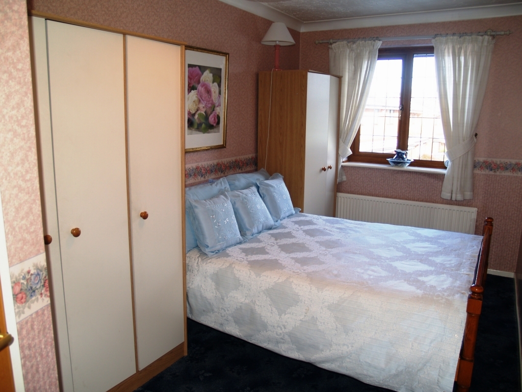 4 bedroom detached house Sold in Birmingham - photograph 11.