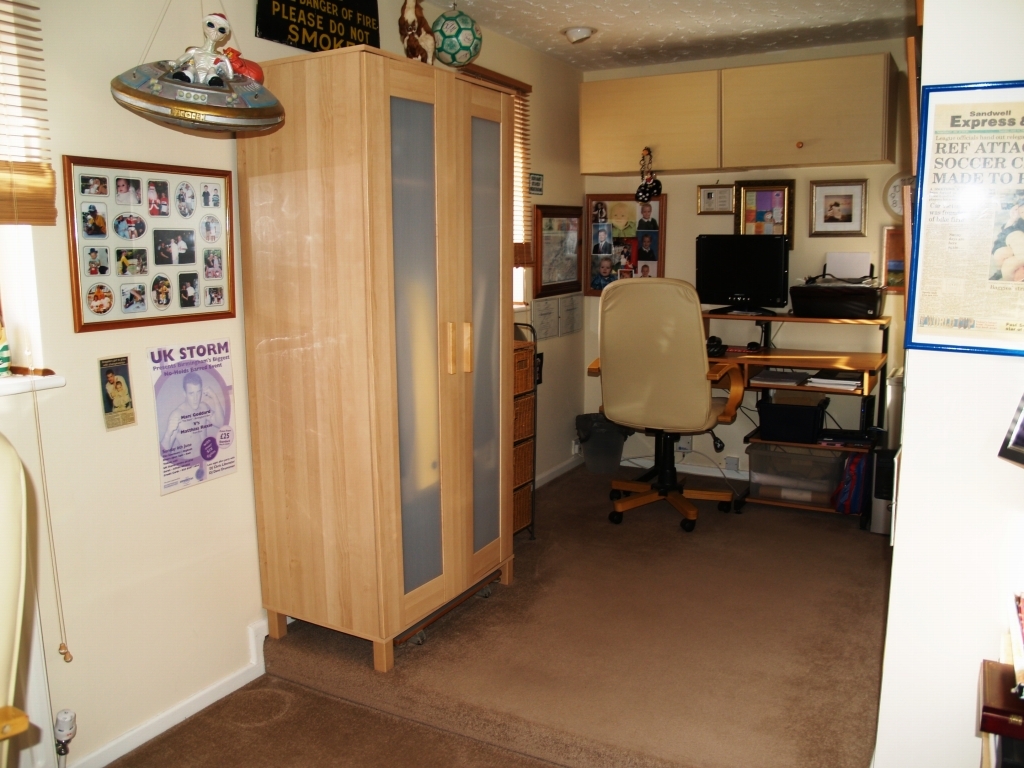 4 bedroom detached house Sold in Birmingham - photograph 13.