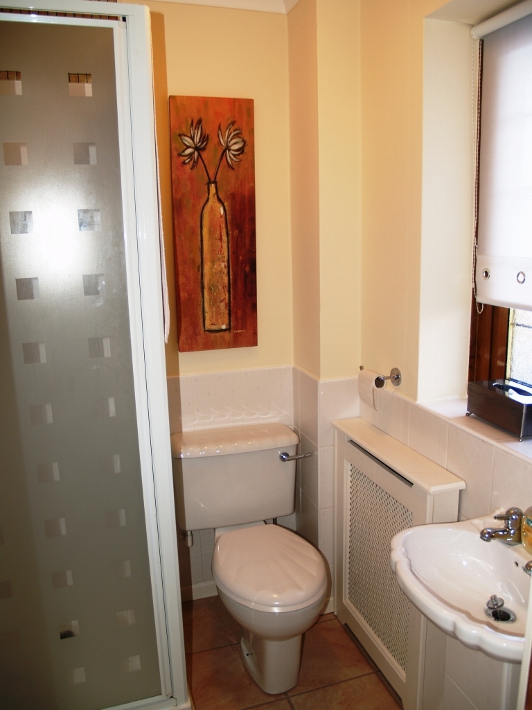 4 bedroom detached house Sold in Birmingham - photograph 14.