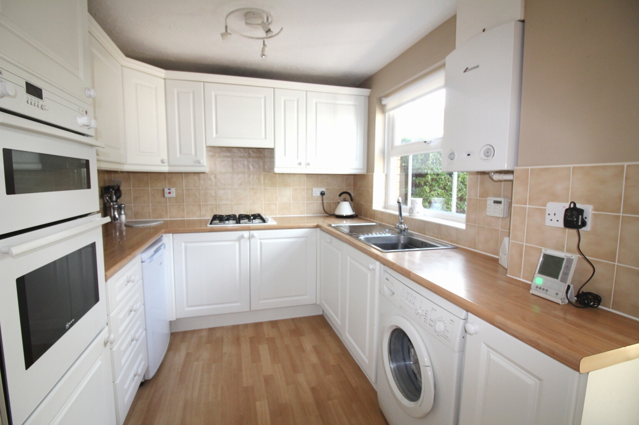 3 bedroom mid terraced house SSTC in Solihull - Photograph 4.