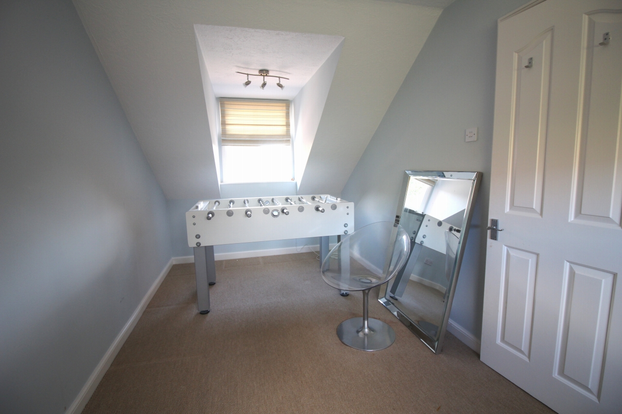 3 bedroom mid terraced house SSTC in Solihull - Photograph 12.