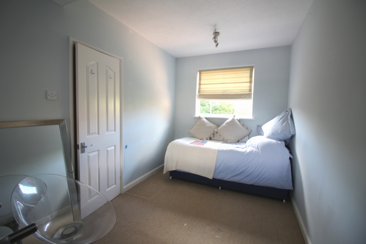 3 bedroom mid terraced house SSTC in Solihull - Photograph 11.