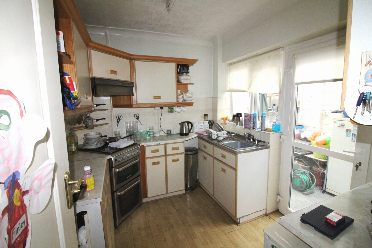 3 bedroom semi detached house SSTC in Solihull - Photograph 6.