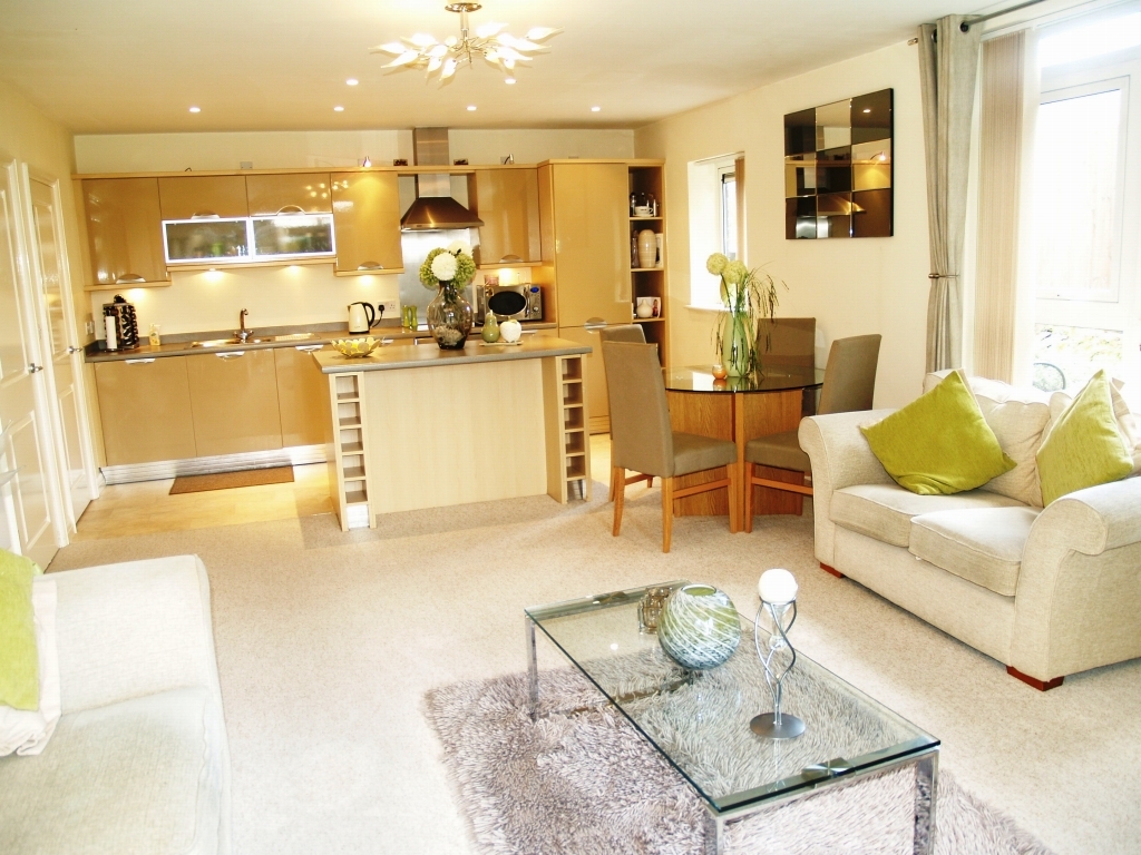 2 bedroom ground floor apartment SSTC in Solihull - photograph 4.