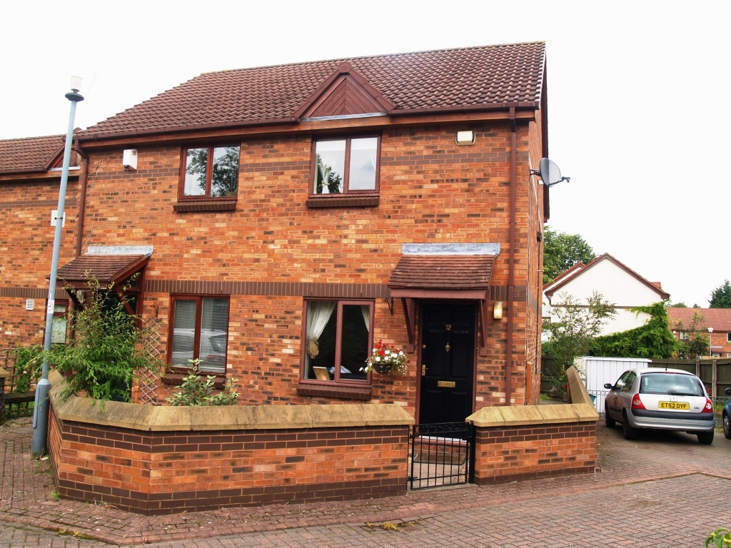 2 bedroom mid terraced house Sold in Birmingham - Main Image.