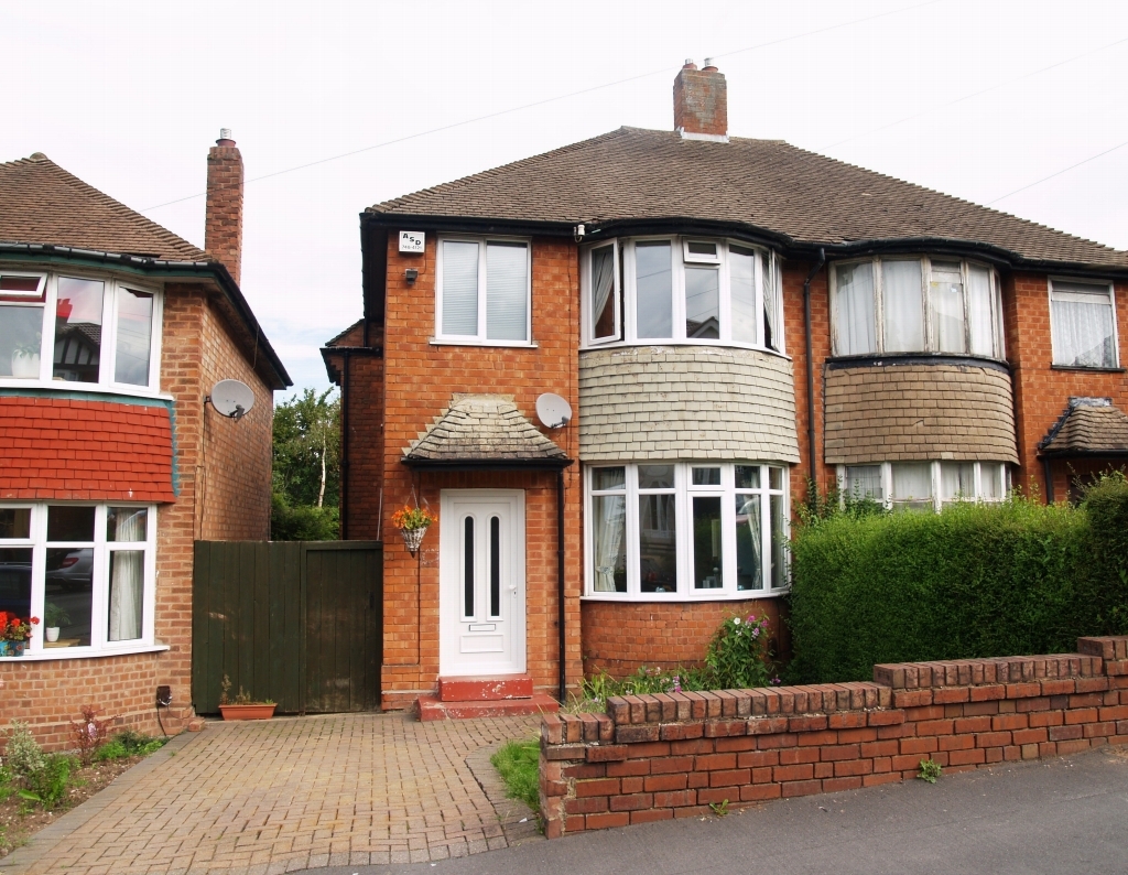 3 bedroom house Sold in Solihull - Main Image.