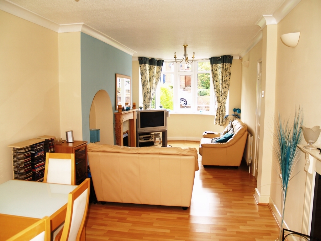 3 bedroom semi detached house Sold in Solihull - photograph 3.