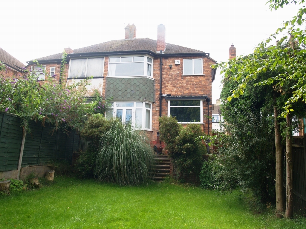 3 bedroom semi detached house Sold in Solihull - photograph 8.