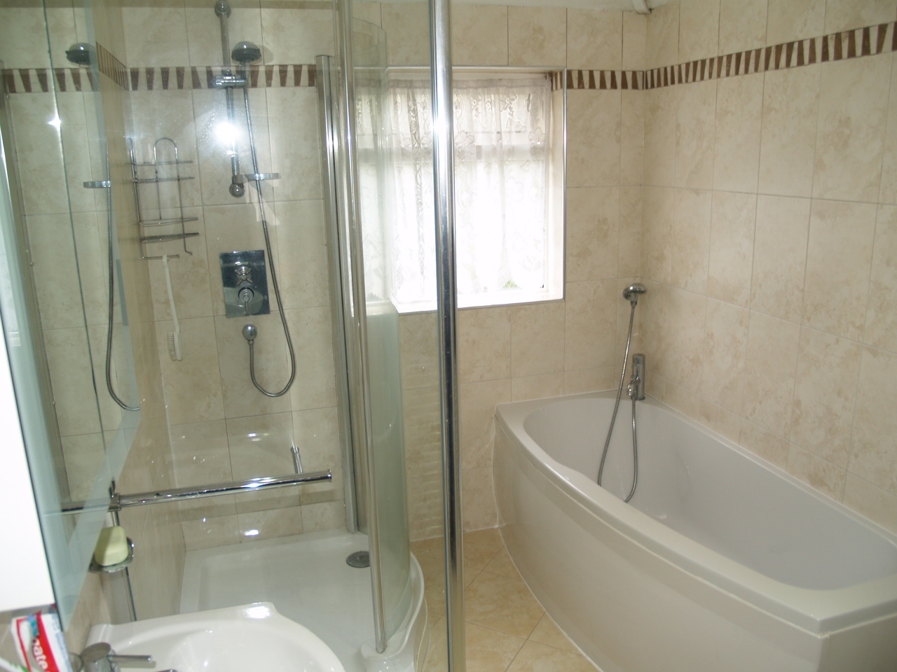 3 bedroom house Sale Agreed in Birmingham - photograph 8.