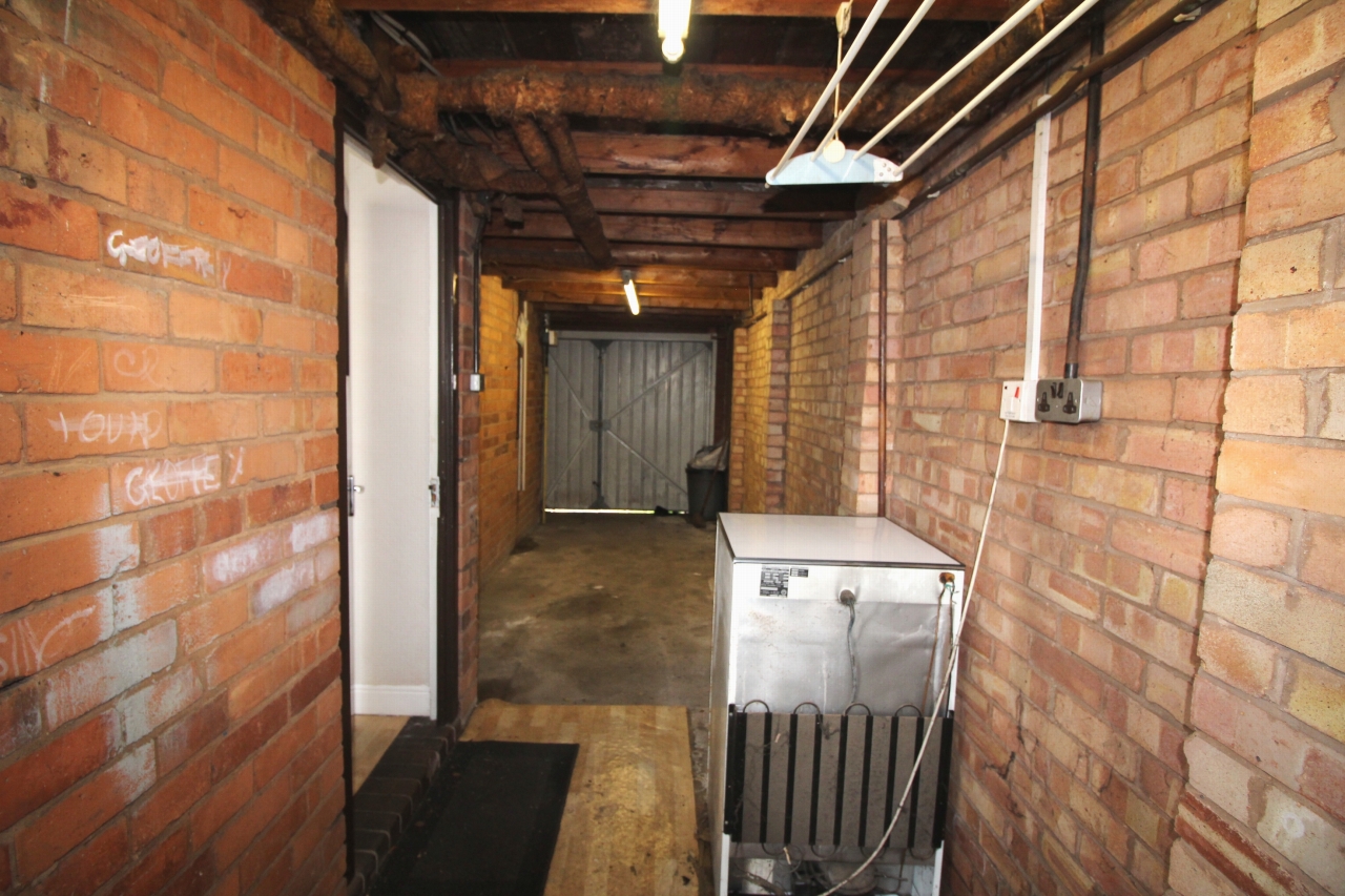 3 bedroom barn conversion house SSTC in Solihull - Photograph 8.