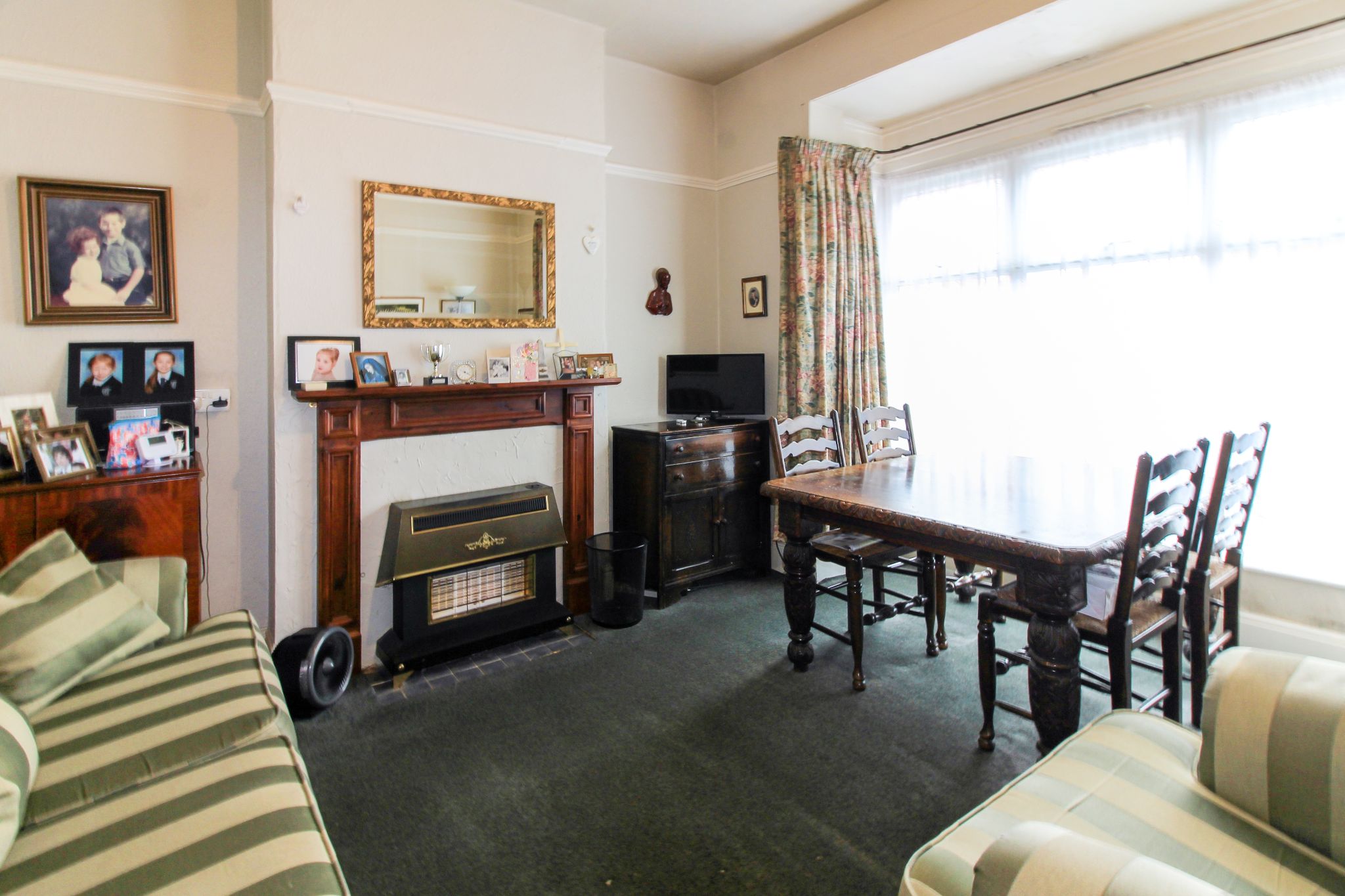 3 bedroom mid terraced house SSTC in Birmingham - Photograph 4.