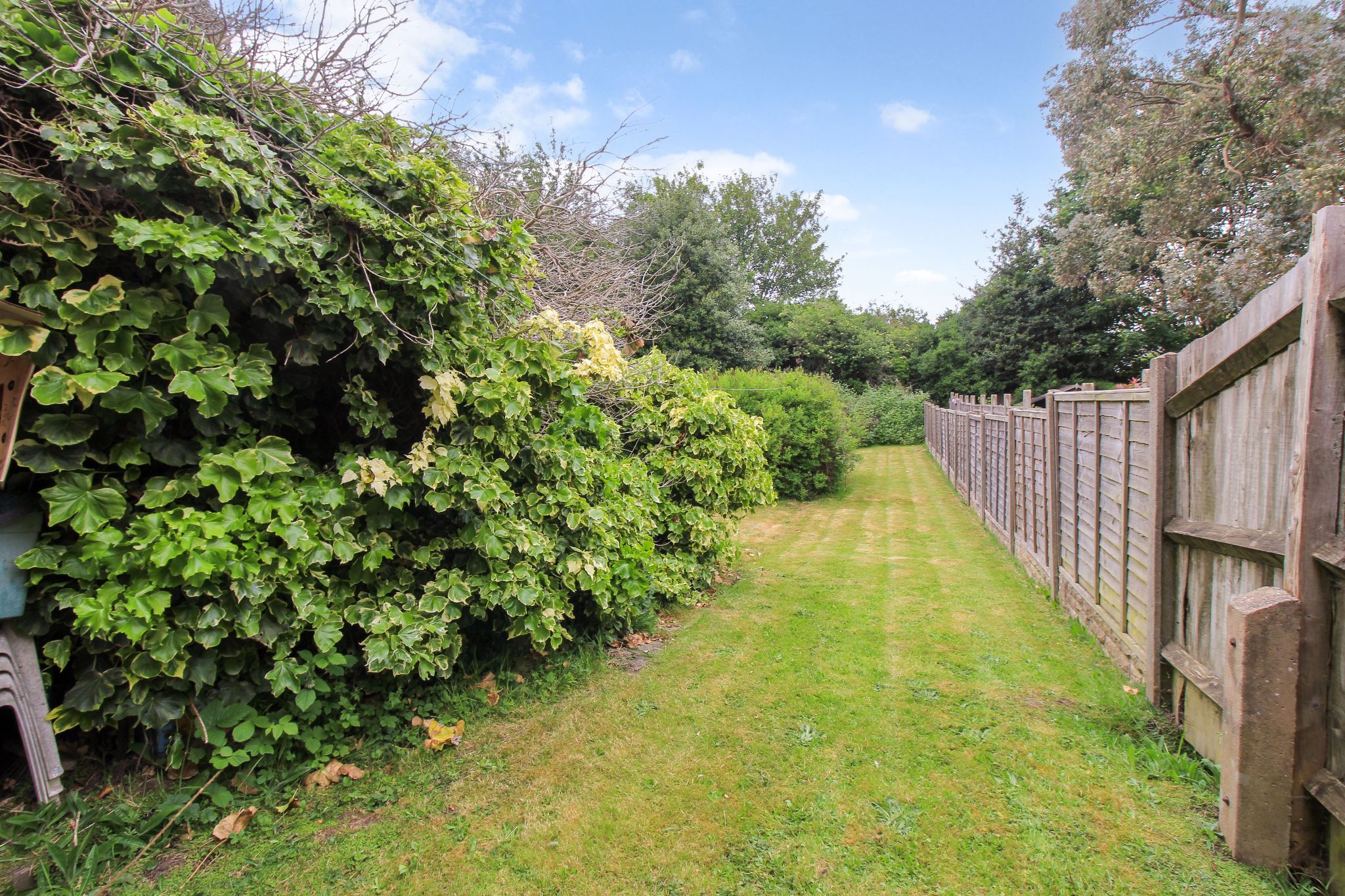 3 bedroom mid terraced house SSTC in Birmingham - Photograph 2.