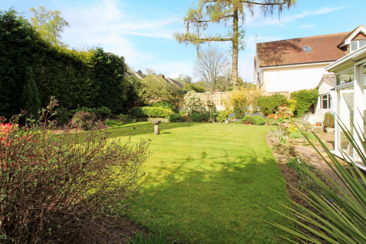 3 bedroom detached bungalow SSTC in Birmingham - photograph 16.