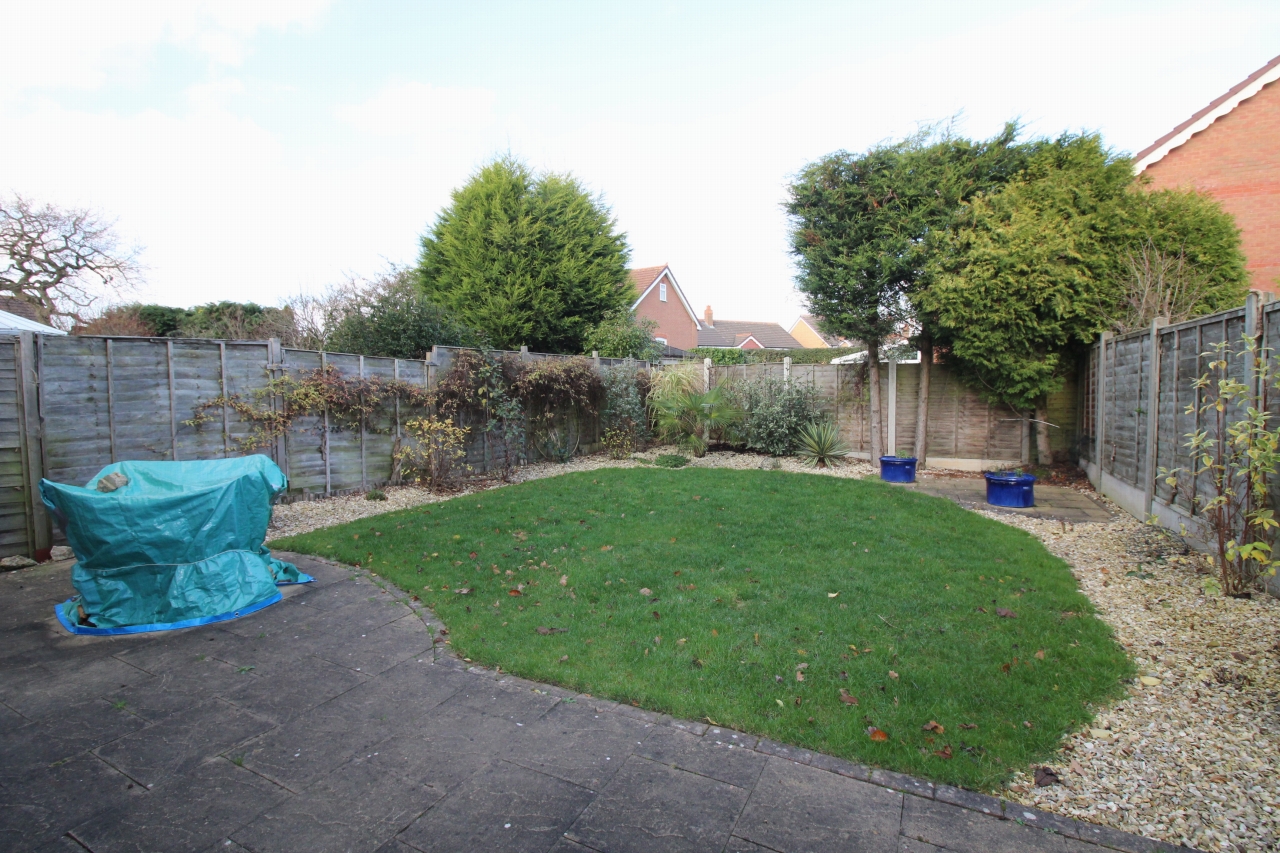3 bedroom detached house SSTC in Solihull - Photograph 6.