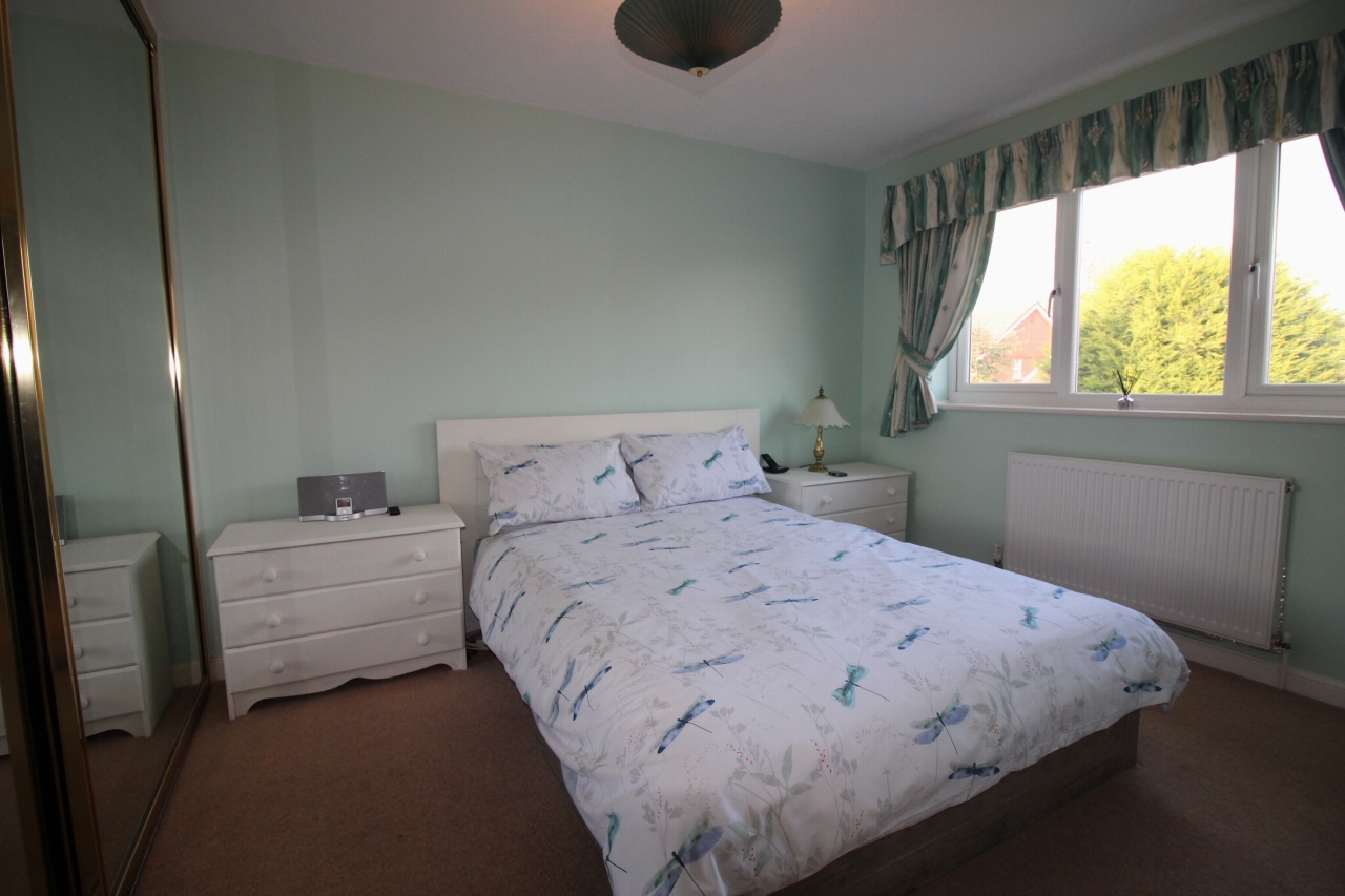 3 bedroom detached house SSTC in Solihull - Photograph 7.