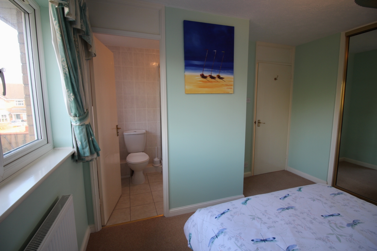 3 bedroom detached house SSTC in Solihull - Photograph 8.
