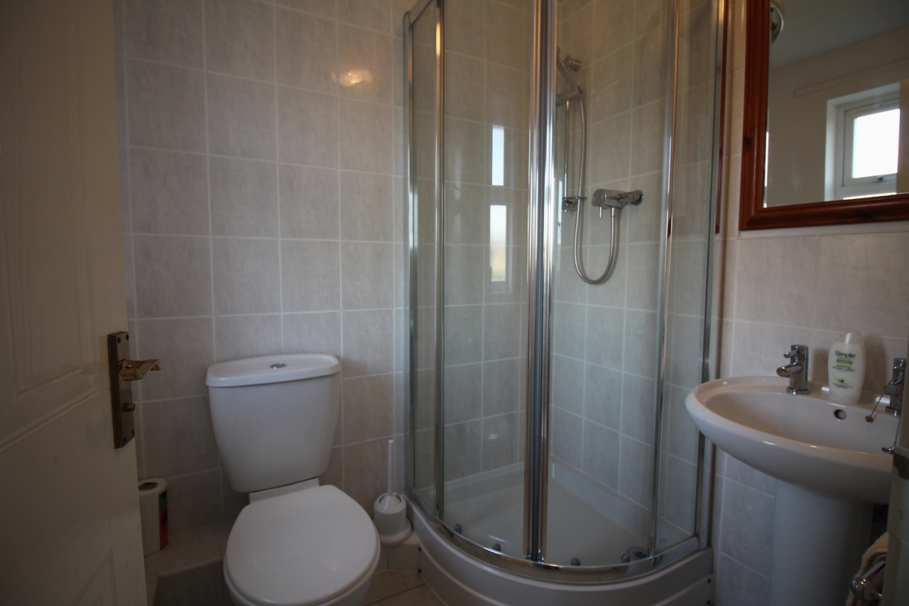 3 bedroom detached house SSTC in Solihull - Photograph 9.