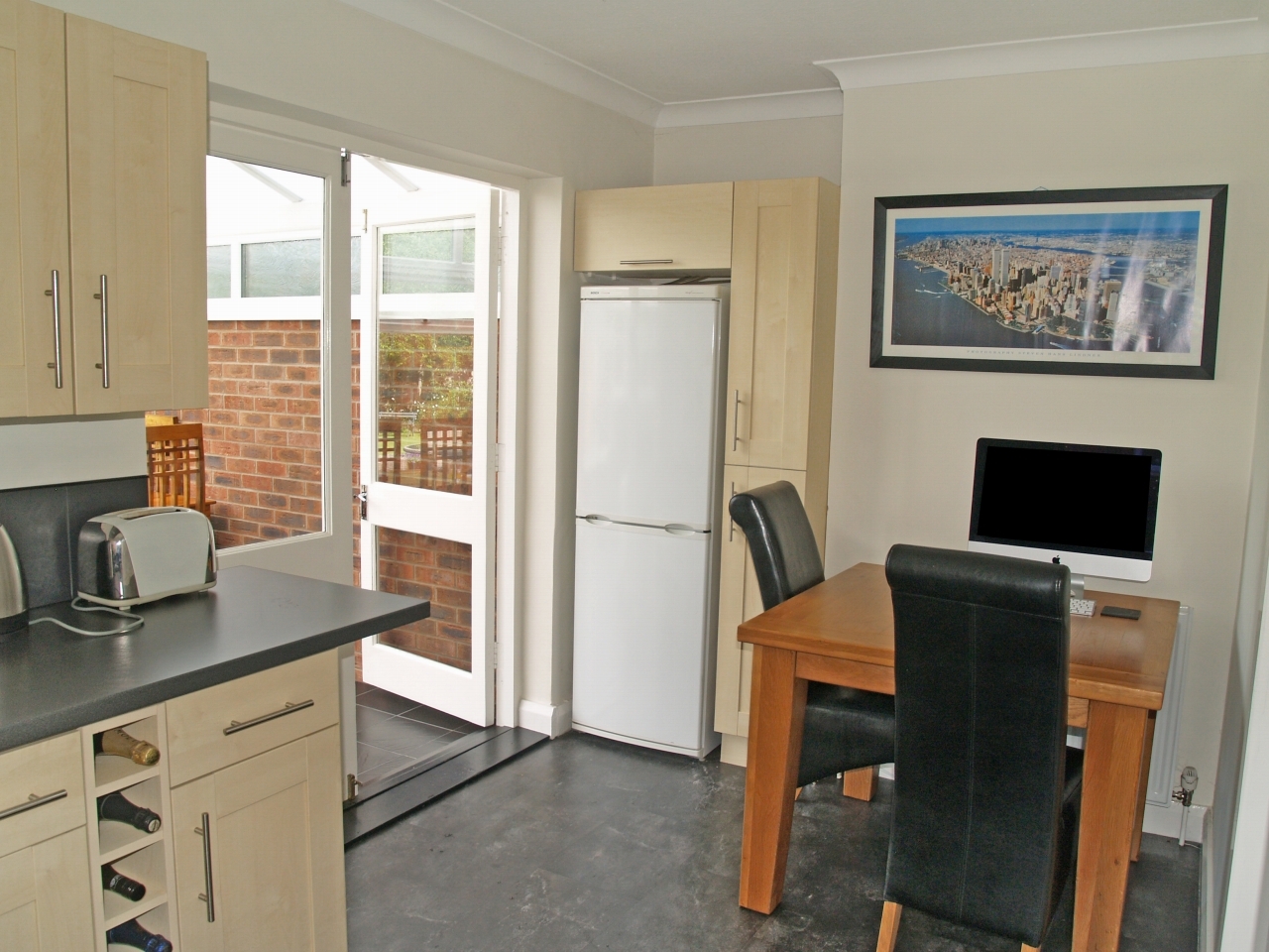 2 bedroom semi detached house Sold in Birmingham - photograph 6.