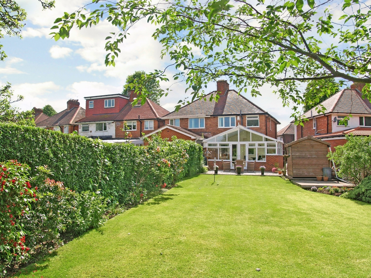 2 bedroom semi detached house Sold in Birmingham - photograph 3.