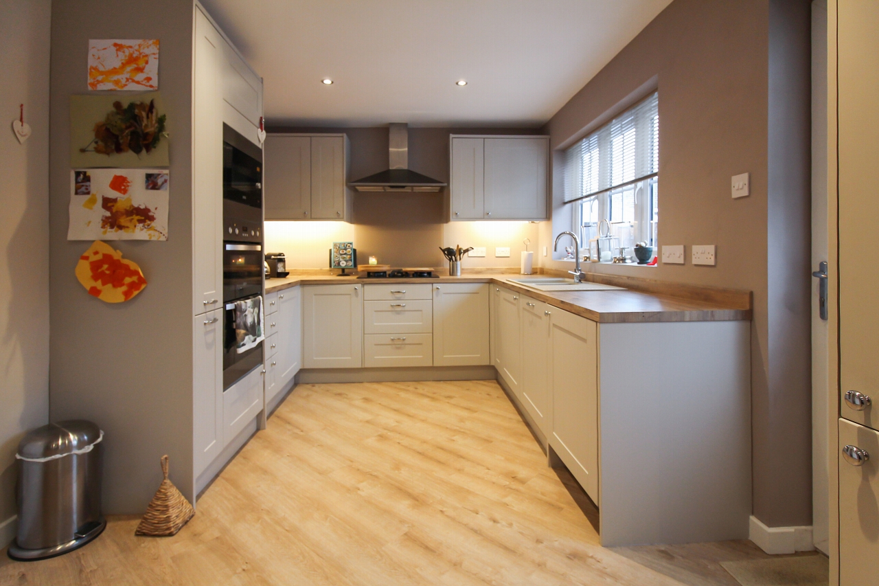 4 bedroom detached house SSTC in Solihull - photograph 4.