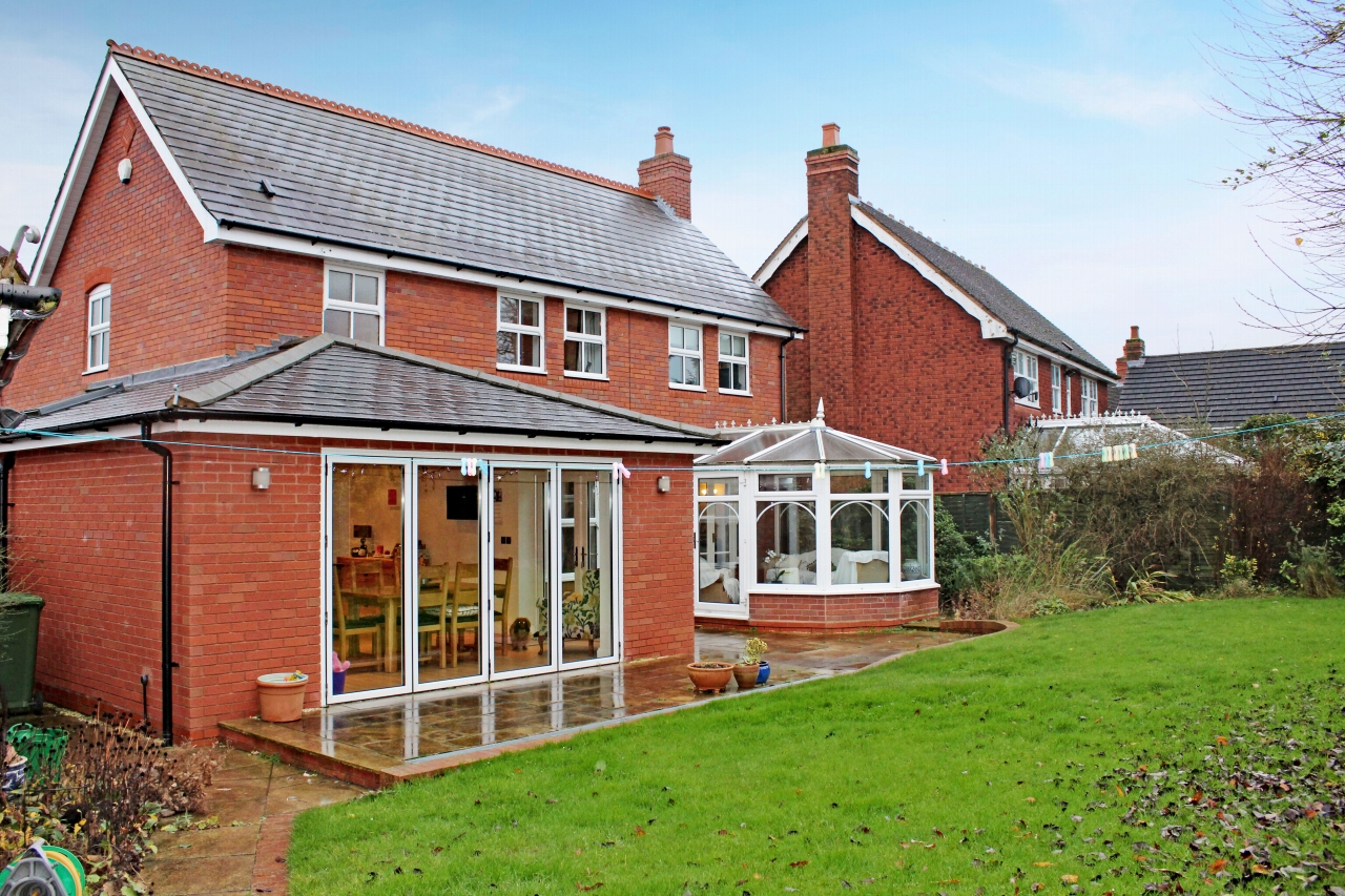 4 bedroom detached house SSTC in Solihull - photograph 8.