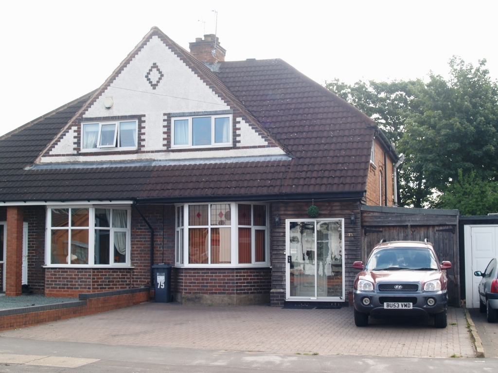 3 bedroom house Sold in Solihull - Main Image.