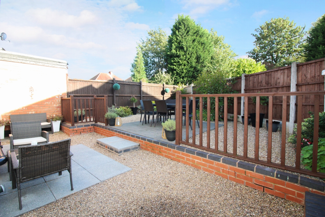 3 bedroom end terraced house SSTC in Solihull - photograph 7.