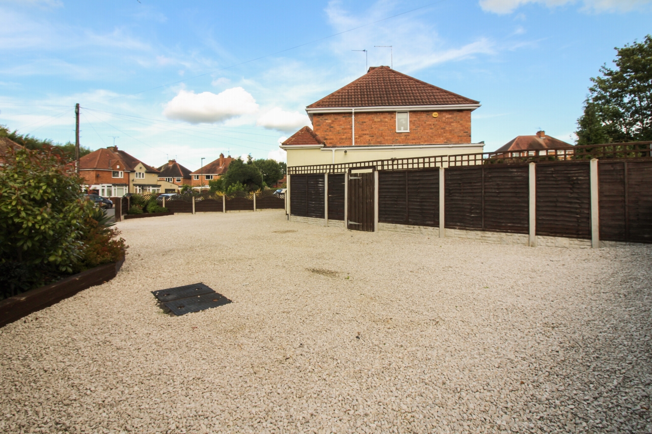 3 bedroom end terraced house SSTC in Solihull - photograph 9.