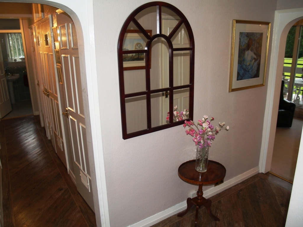 3 bedroom first floor apartment SSTC in Solihull - Photograph 5.