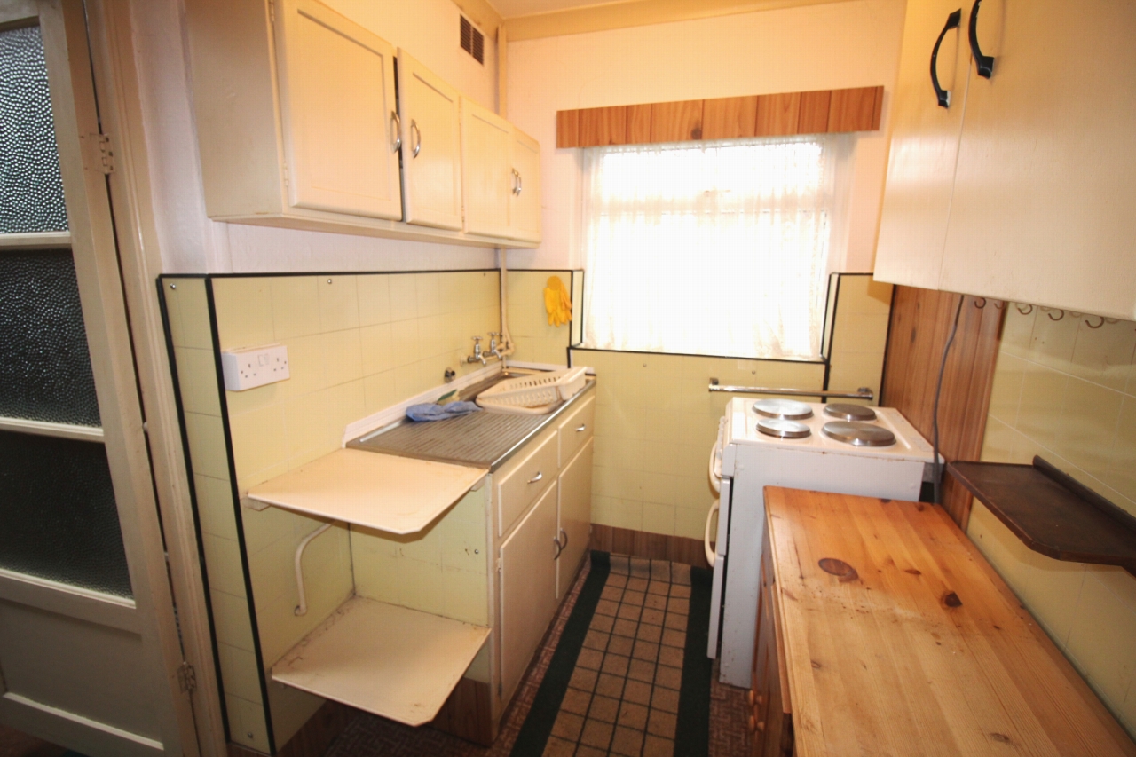 3 bedroom semi-detached house SSTC in Birmingham - Photograph 6.