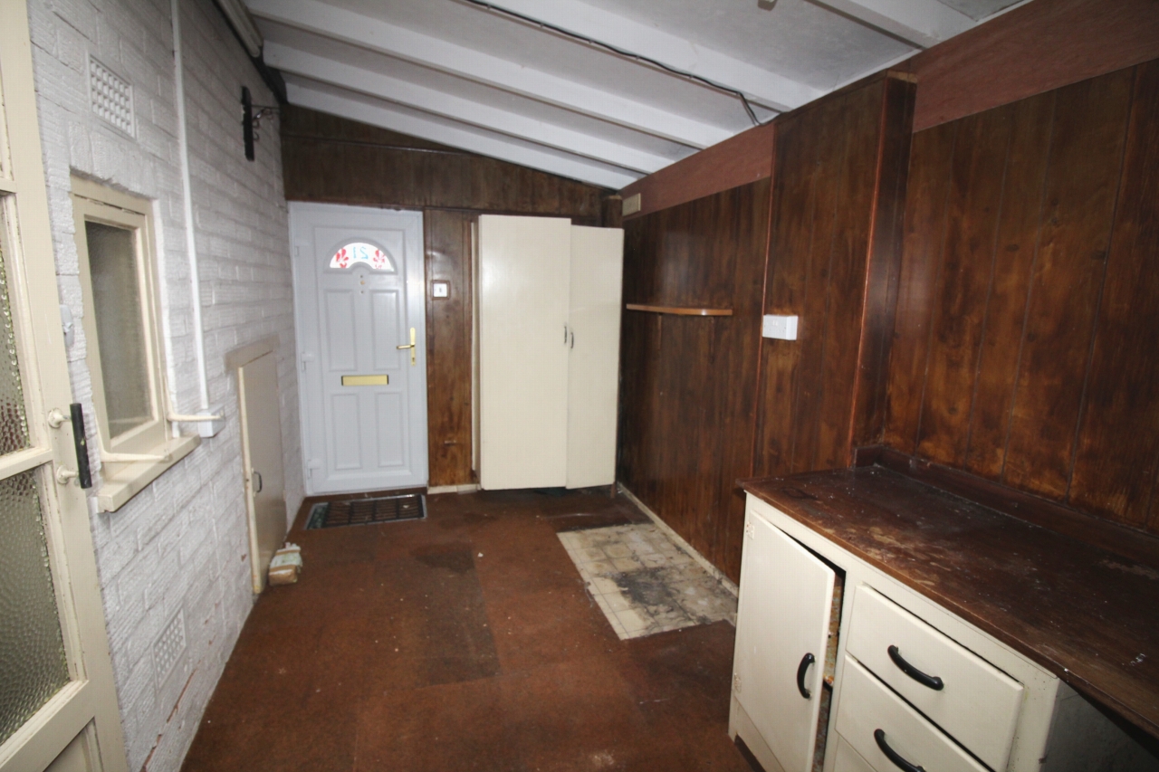 3 bedroom semi-detached house SSTC in Birmingham - Photograph 7.